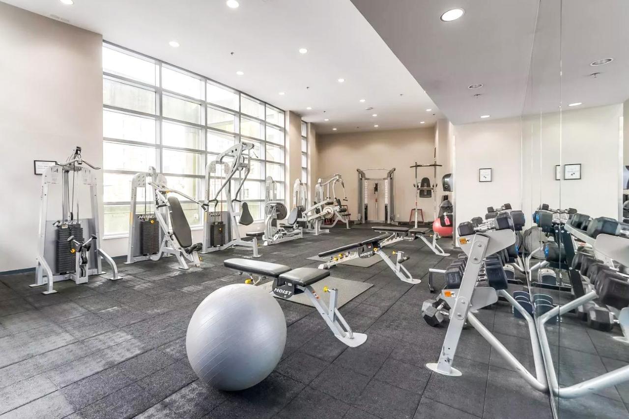 Heart Of Downtown 1 Bd Entire Condo - Pool, Gym, Parking, Office, Ac Vancouver Extérieur photo