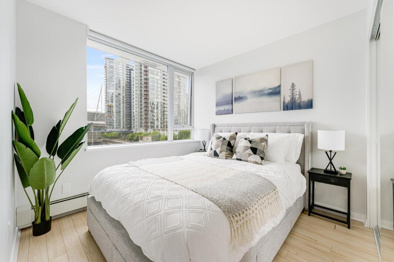Heart Of Downtown 1 Bd Entire Condo - Pool, Gym, Parking, Office, Ac Vancouver Extérieur photo