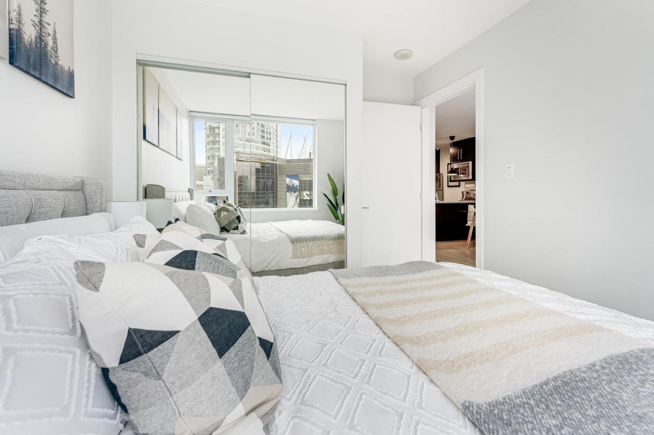 Heart Of Downtown 1 Bd Entire Condo - Pool, Gym, Parking, Office, Ac Vancouver Extérieur photo